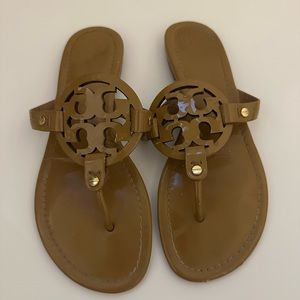 TAN TORY BURCH SANDALS
